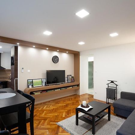 Stellar Downtown Szeged Apartment Ngoại thất bức ảnh