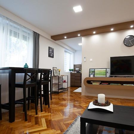 Stellar Downtown Szeged Apartment Ngoại thất bức ảnh