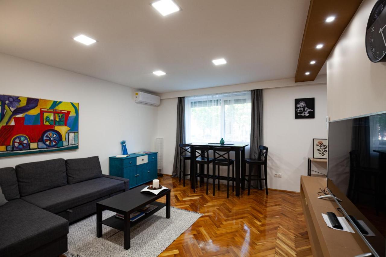 Stellar Downtown Szeged Apartment Ngoại thất bức ảnh