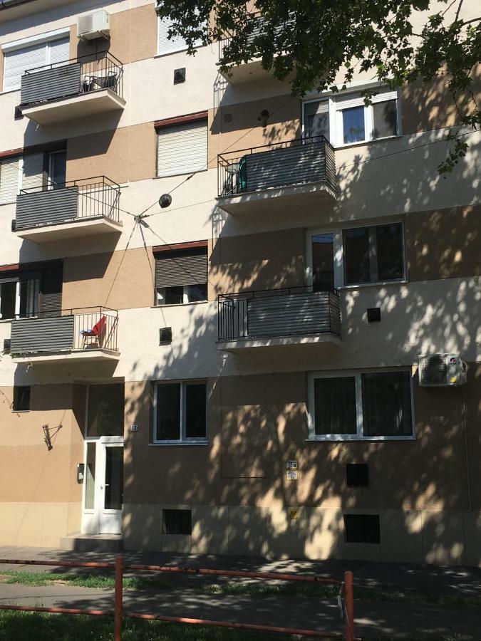Stellar Downtown Szeged Apartment Ngoại thất bức ảnh